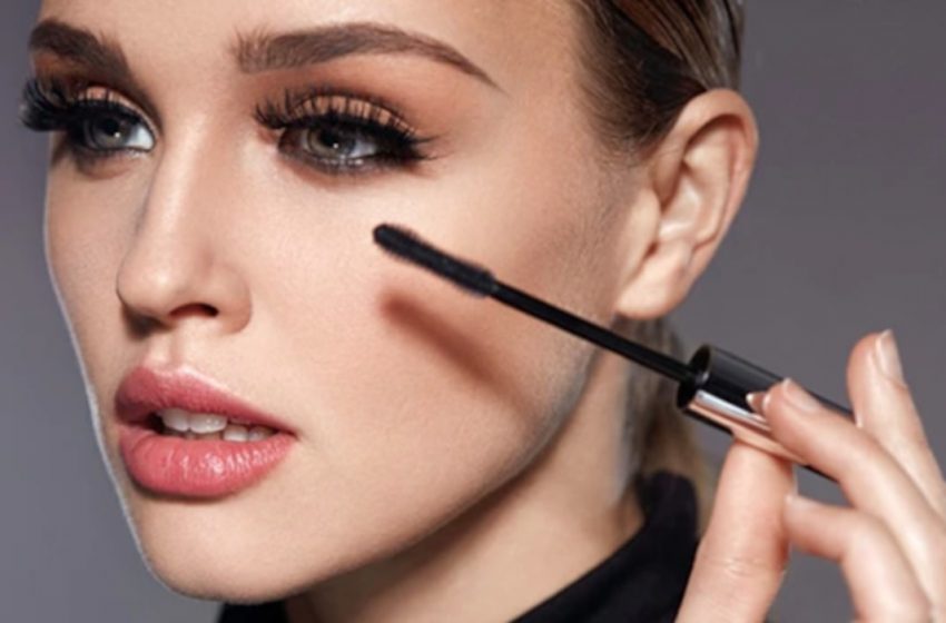  5 Secrets to Make Your Eyelashes Grow Longer Fast